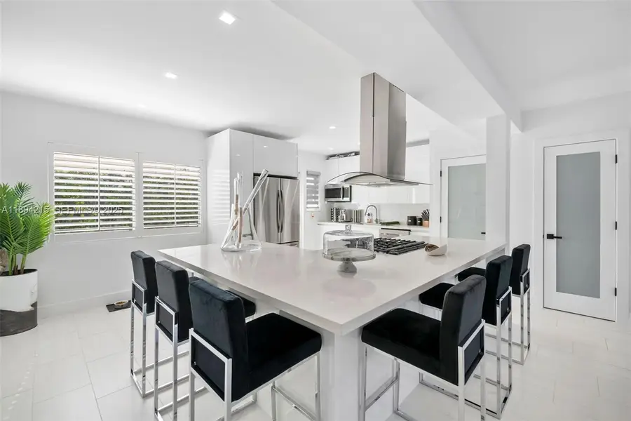 3909 Garden Avenue, Miami Beach, FL 33140 - Image #3