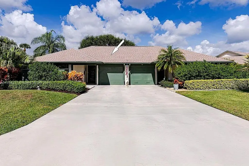 6893 SE Bunker Hill Dr, Hobe Sound, FL 33455 - Image #1