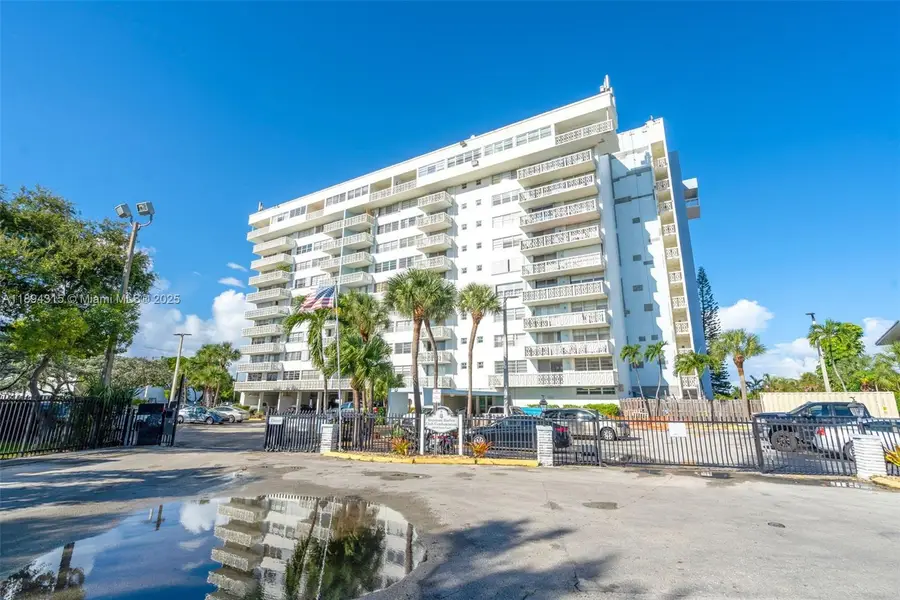 13155 Ixora Ct #804, North Miami, FL 33181 - Image #2