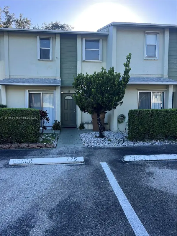 775 Crystal Lake Dr, Deerfield Beach, FL 33064