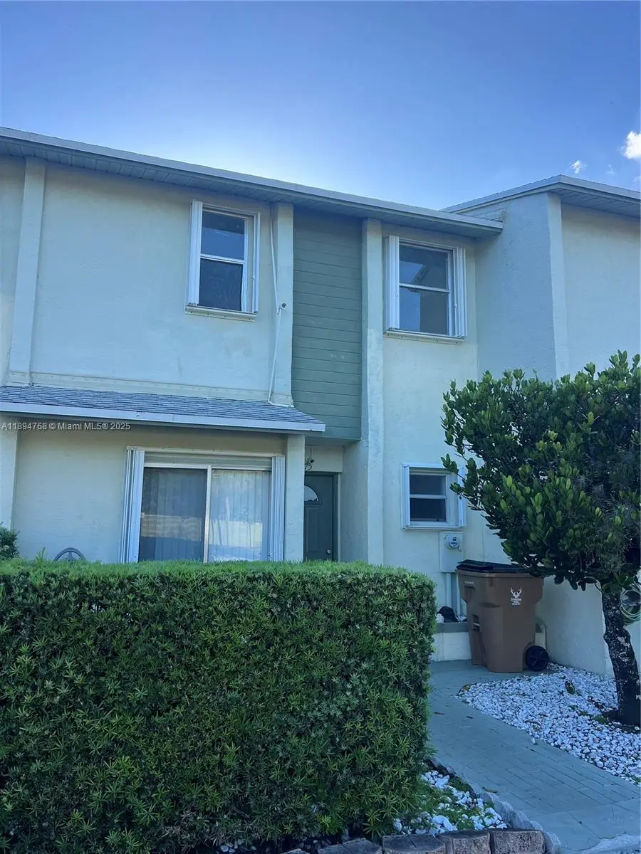 775 Crystal Lake Dr, Deerfield Beach, FL 33064 - Image #2