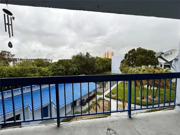 9460 Fontainebleau Blvd #421, Miami, FL 33172