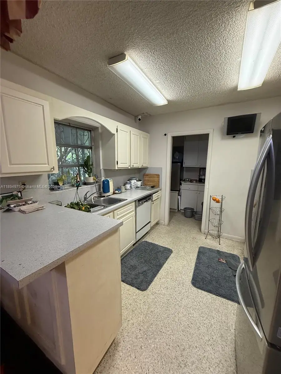 6235 SW 24th St, Miami, FL 33147 - Image #3