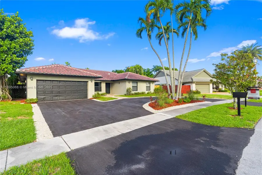 1005 NW 99th Ave, Plantation, FL 33322 - Image #3