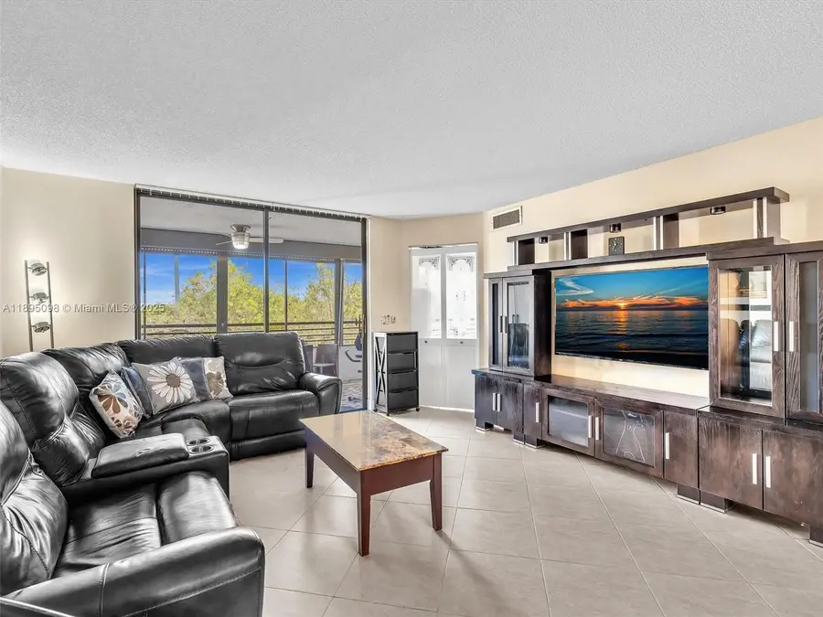 1400 Sheridan St #24J, Hollywood, FL 33020 - Image #2