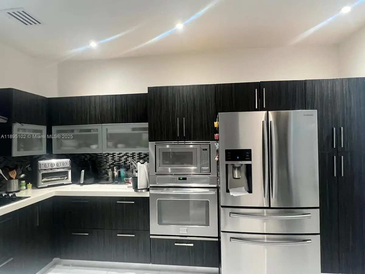 11281 NW 84th St, Doral, FL 33178 - Image #1