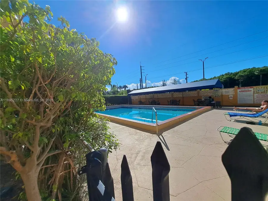 2935 NE 163rd St #2Q, North Miami Beach, FL 33160 - Image #3