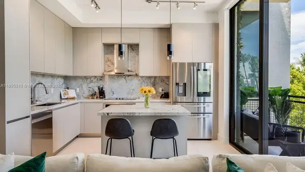 1030 15th St #201, Miami Beach, FL 33139