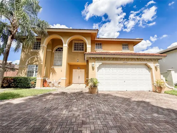 15757 SW 102nd St, Miami, FL 33196