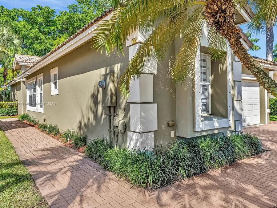 4147 Sapphire Ter, Weston, FL 33331 - Image #3