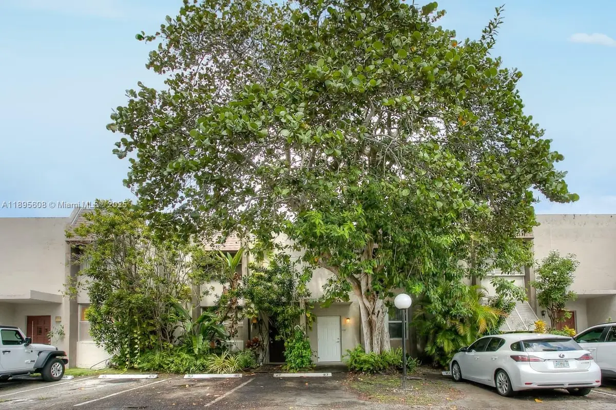 14329 Memorial Hwy #7-K, Miami, FL 33161 - Image #1