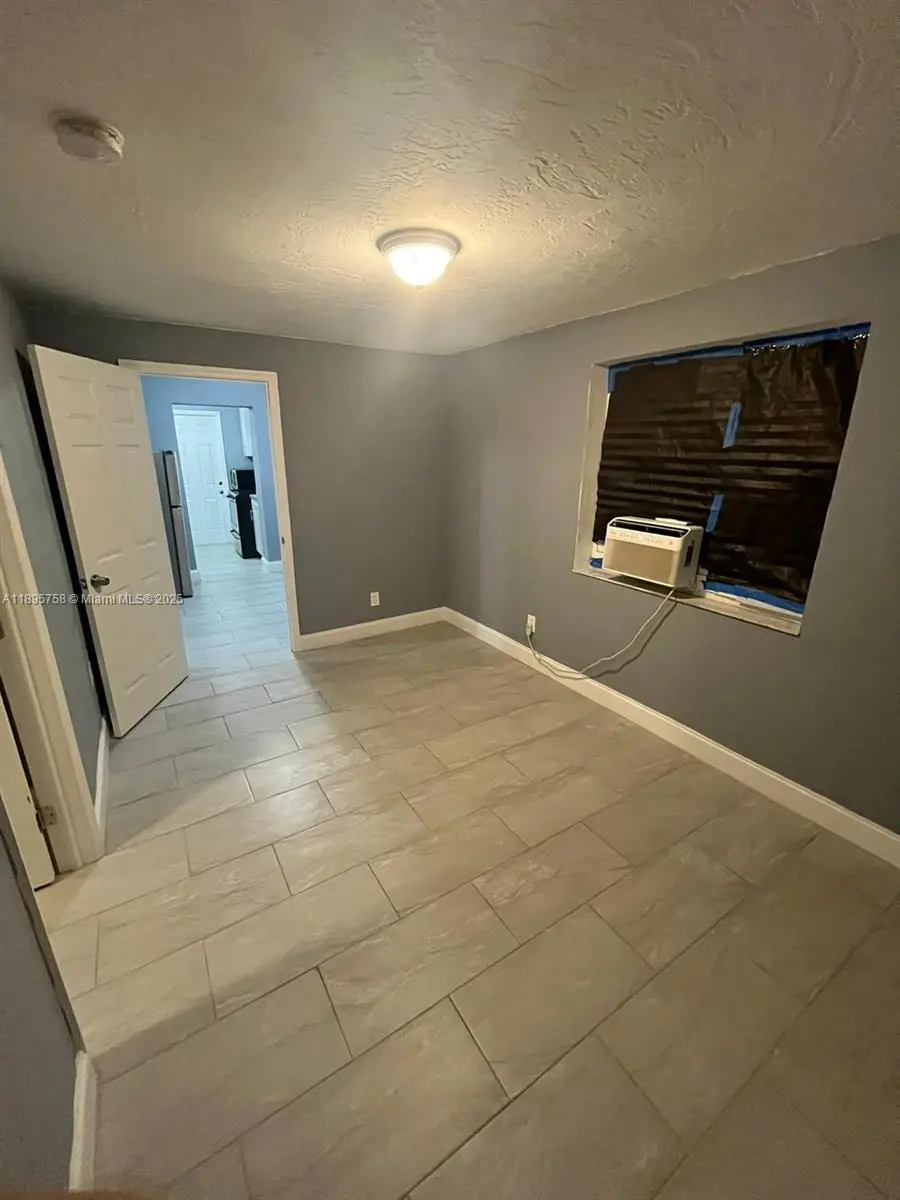 1279 NW 9th Ave, Florida City, FL 33034 - Image #2