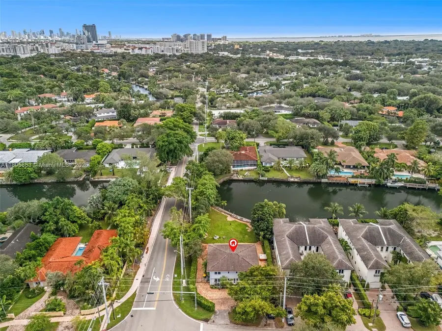 4801 University Dr, Coral Gables, FL 33146 - Image #2