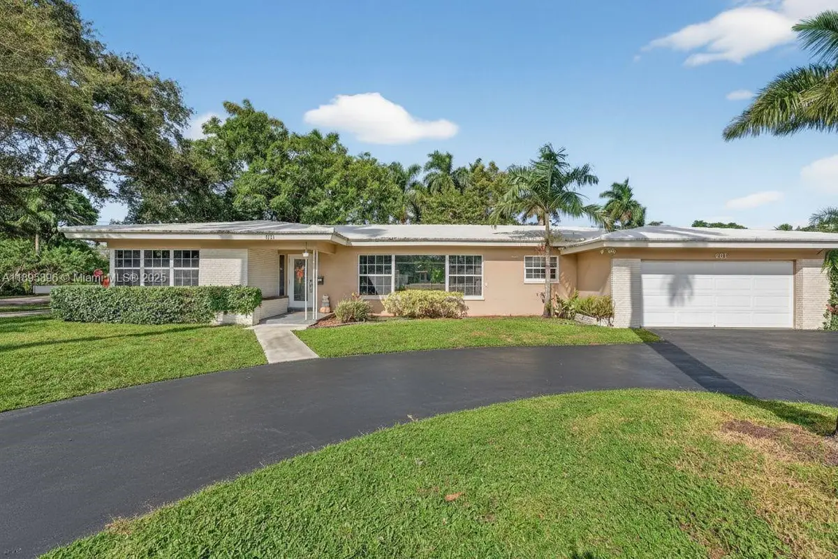 801 Holly Ln, Plantation, FL 33317 - Image #1