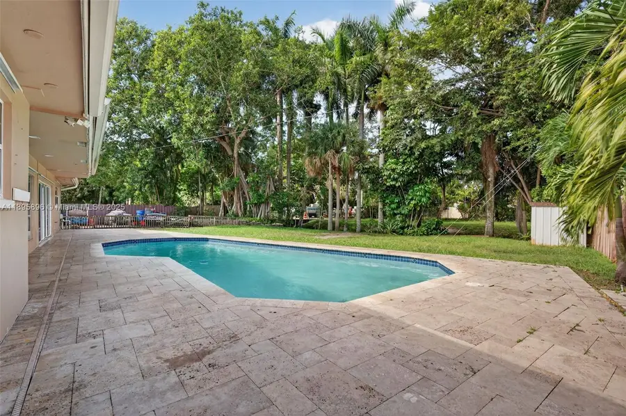801 Holly Ln, Plantation, FL 33317 - Image #3