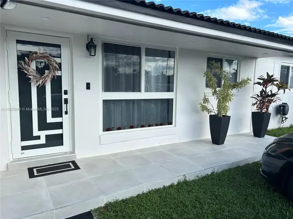 1821 SW 92nd Pl, Miami, FL 33165