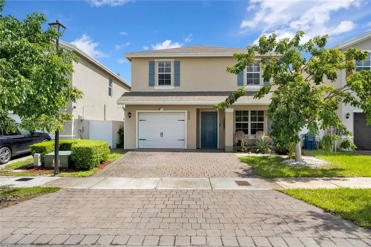 555 NE 6th Ct, Florida City, FL 33034 - Image #1