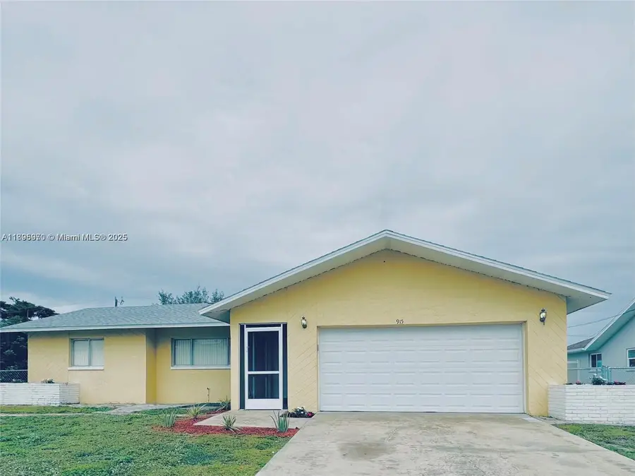 915 SE 20th St, Cape Coral, FL 33990 - #2