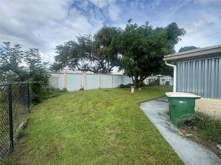 2605 NW 55th St, Tamarac, FL 33309 - Image #2