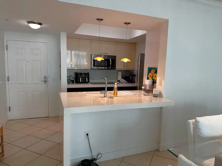 2000 N Bayshore Dr #625, Miami, FL 33137 - Image #3