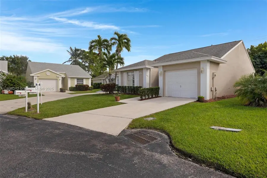 2270 SE 7th Pl, Homestead, FL 33033 - Image #3