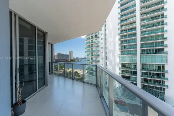 1300 Brickell Bay Dr #808, Miami, FL 33131
