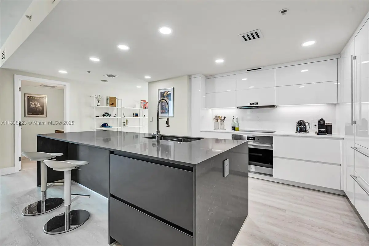 665 NE 25th St #2301, Miami, FL 33137 - Image #1