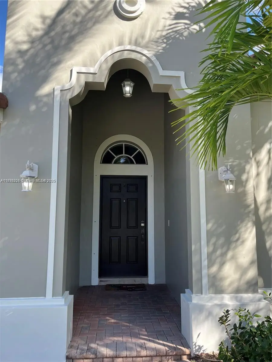 16637 SW 52nd St, Miami, FL 33185 - Image #2