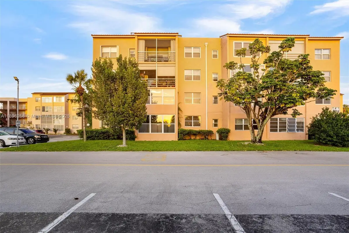 2861 Somerset Dr #203, Lauderdale Lakes, FL 33311 - Image #1