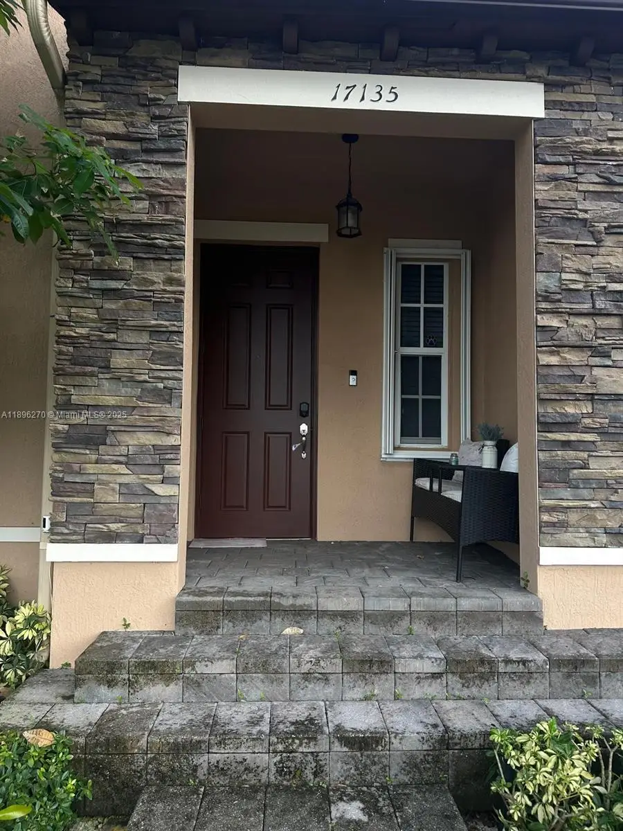 17135 SW 96 St, Miami, FL 33196 - Image #1