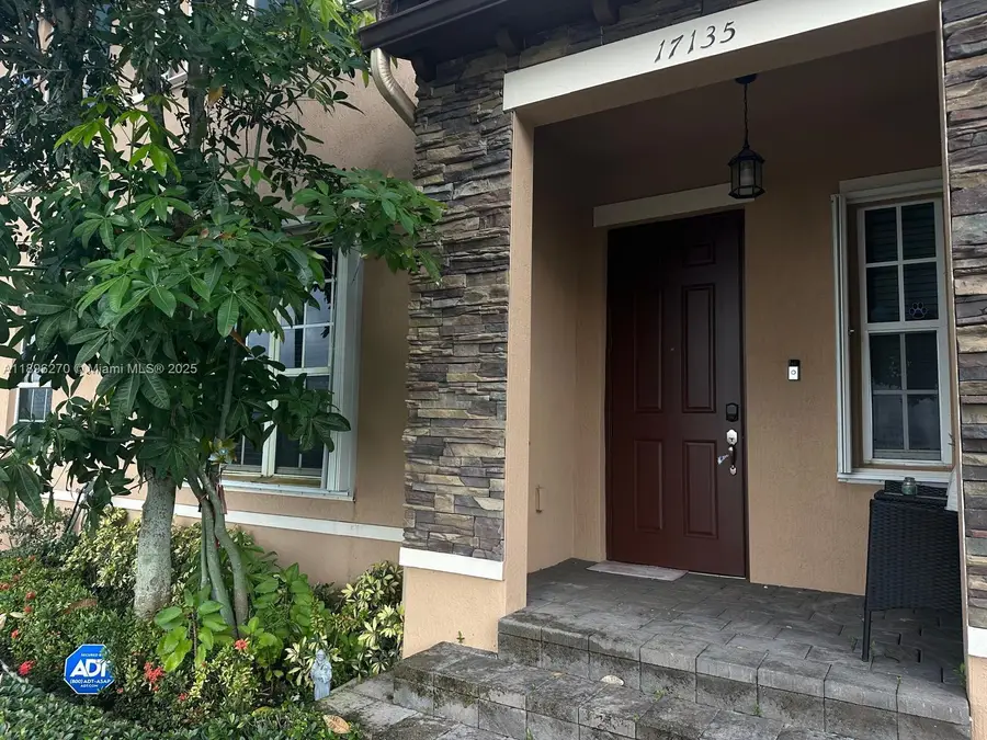 17135 SW 96 St, Miami, FL 33196 - Image #2