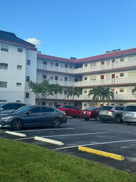 4140 NW 44th Ave #413, Lauderdale Lakes, FL 33319 - Image #2