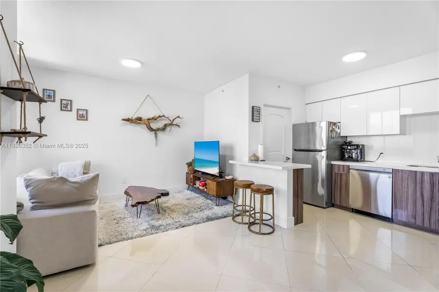 1330 West Ave #905, Miami Beach, FL 33139 - Image #3