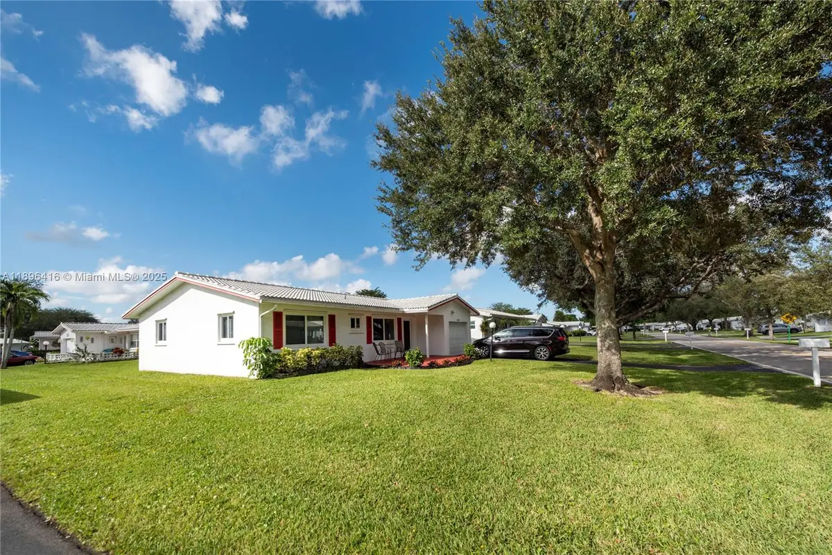 8544 N Campanelli Blvd, Plantation, FL 33322 - Image #1