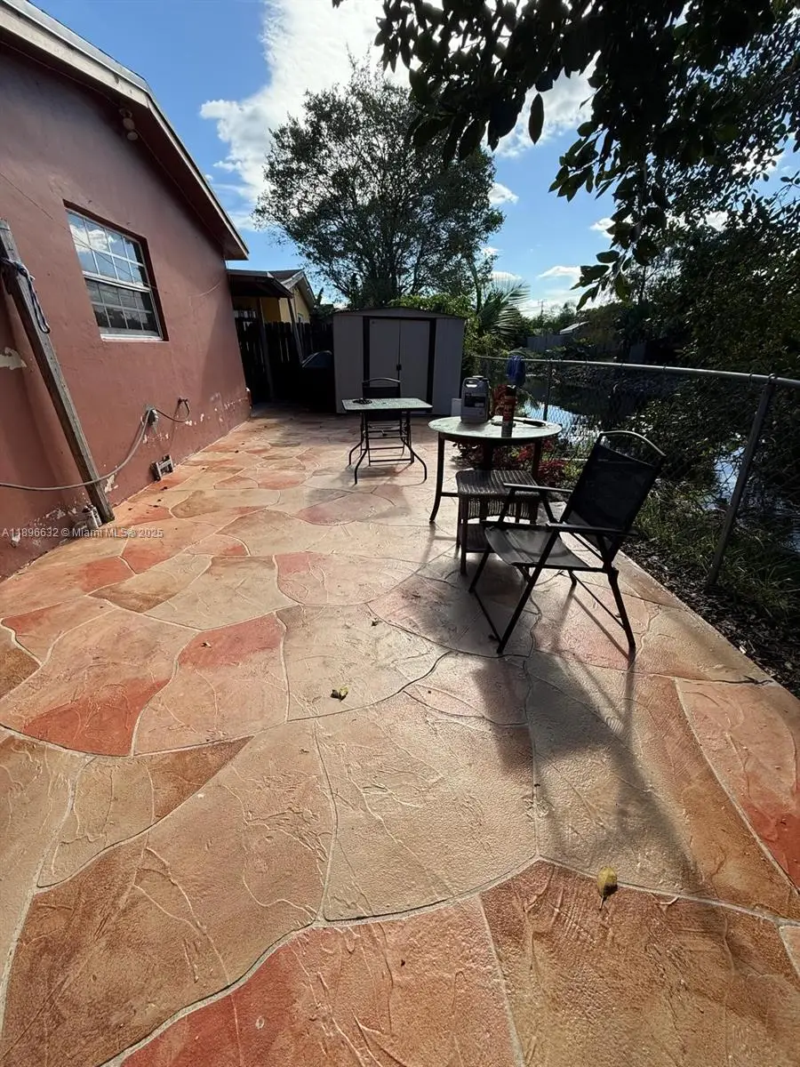 6922 SW 18th Ct, North Lauderdale, FL 33068 - Image #2