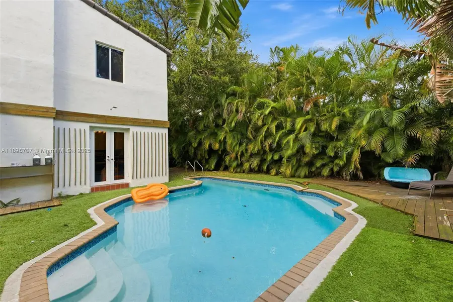 401 SW 28th Rd, Miami, FL 33129 - Image #2