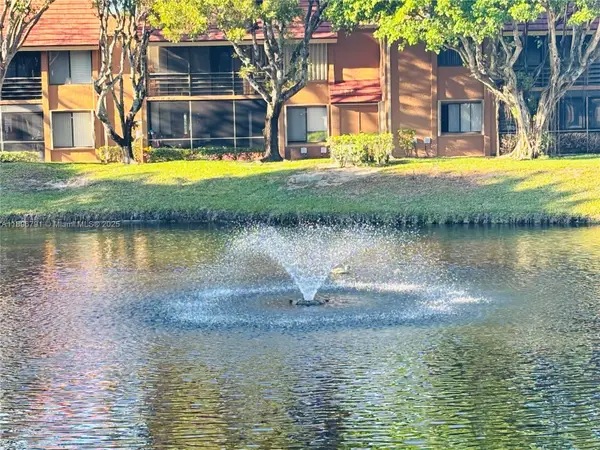 11205 Green Lake Dr #202, Boynton Beach, FL 33437