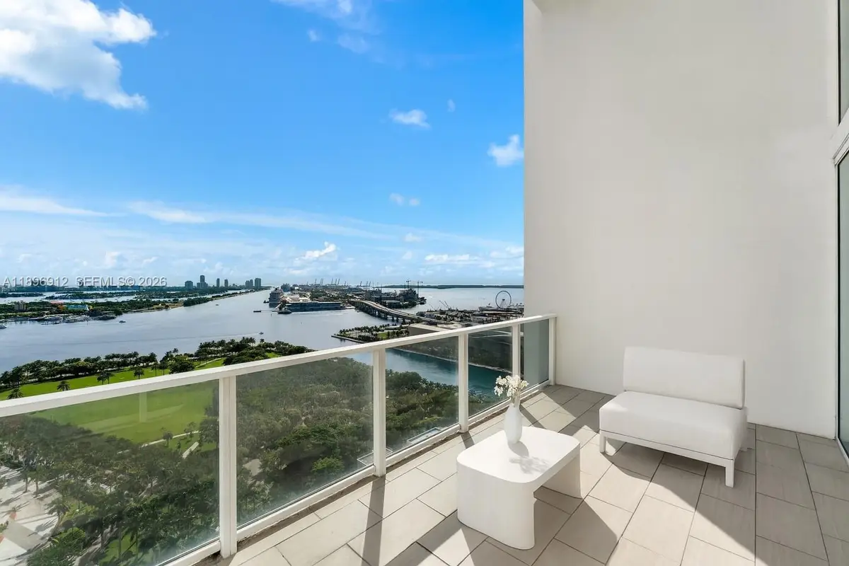 1040 Biscayne Blvd #2402, Miami, FL 33132 - Image #1