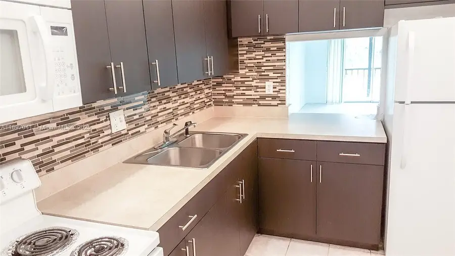 7911 N Colony Cir N #202, Tamarac, FL 33321 - Image #2