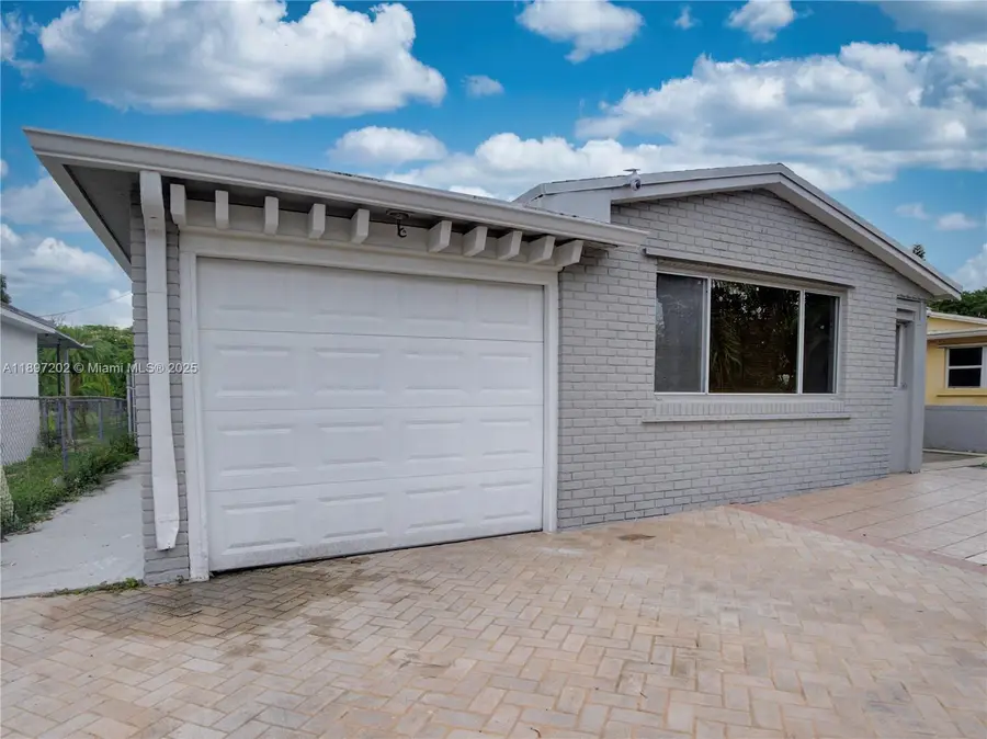 2703 Adams St, Hollywood, FL 33020 - Image #2