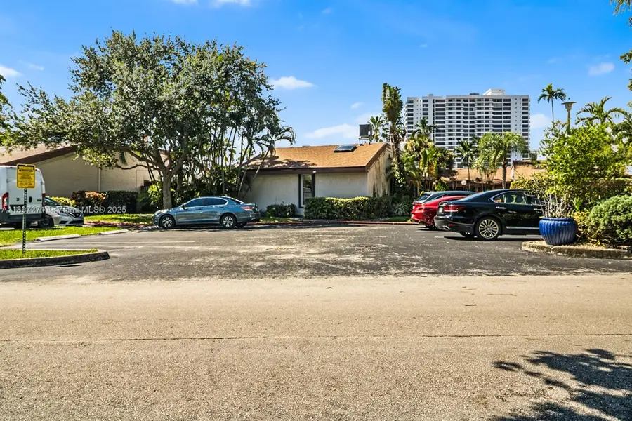 513 Leslie Dr, Hallandale Beach, FL 33009 - Image #2