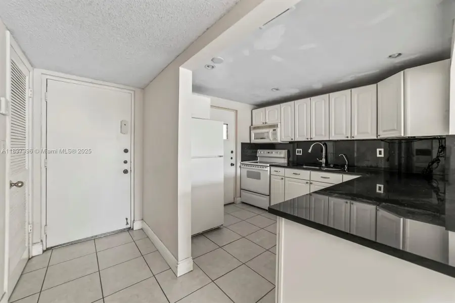 2311 S Cypress Bend Dr #217A, Pompano Beach, FL 33069 - Image #2