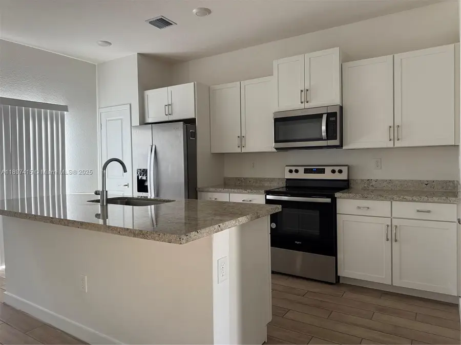 1672 SE 8th Ave, Homestead, FL 33034 - Image #2