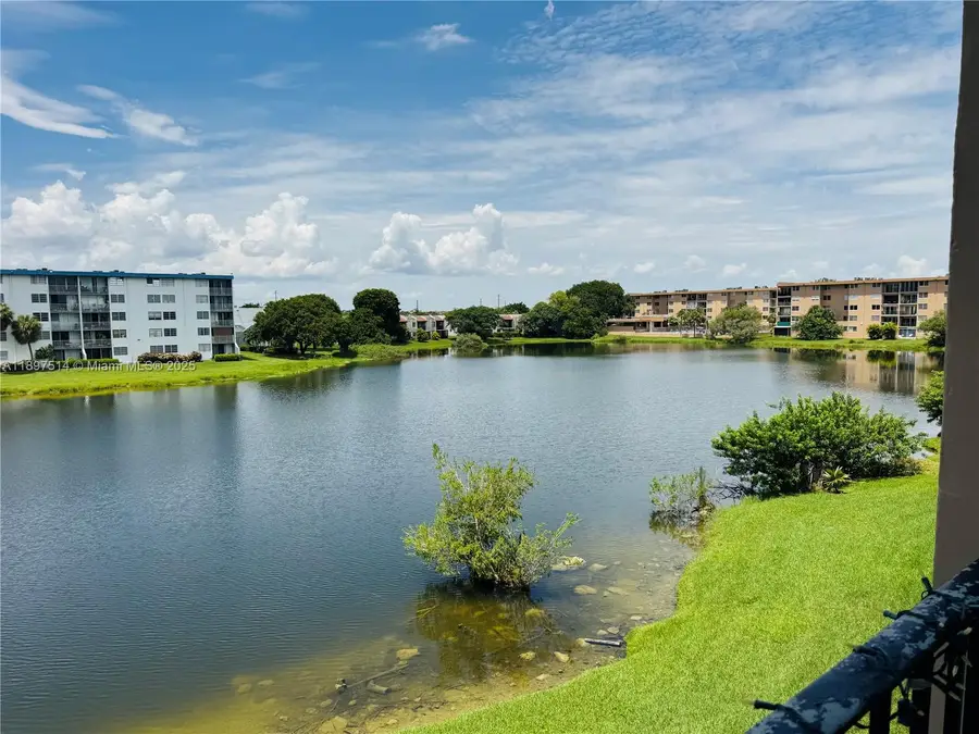 502 NW 87th Ave #302, Miami, FL 33172 - Image #2