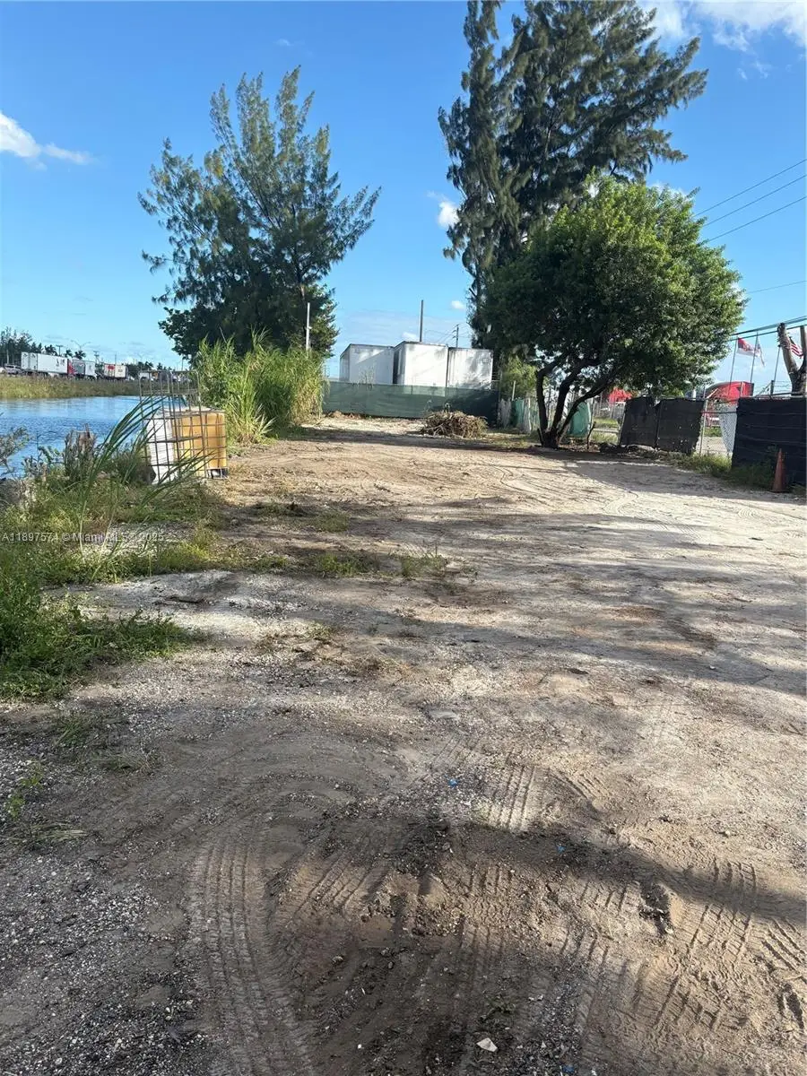 Nw South River Dr, Medley, FL 33178 - Image #3