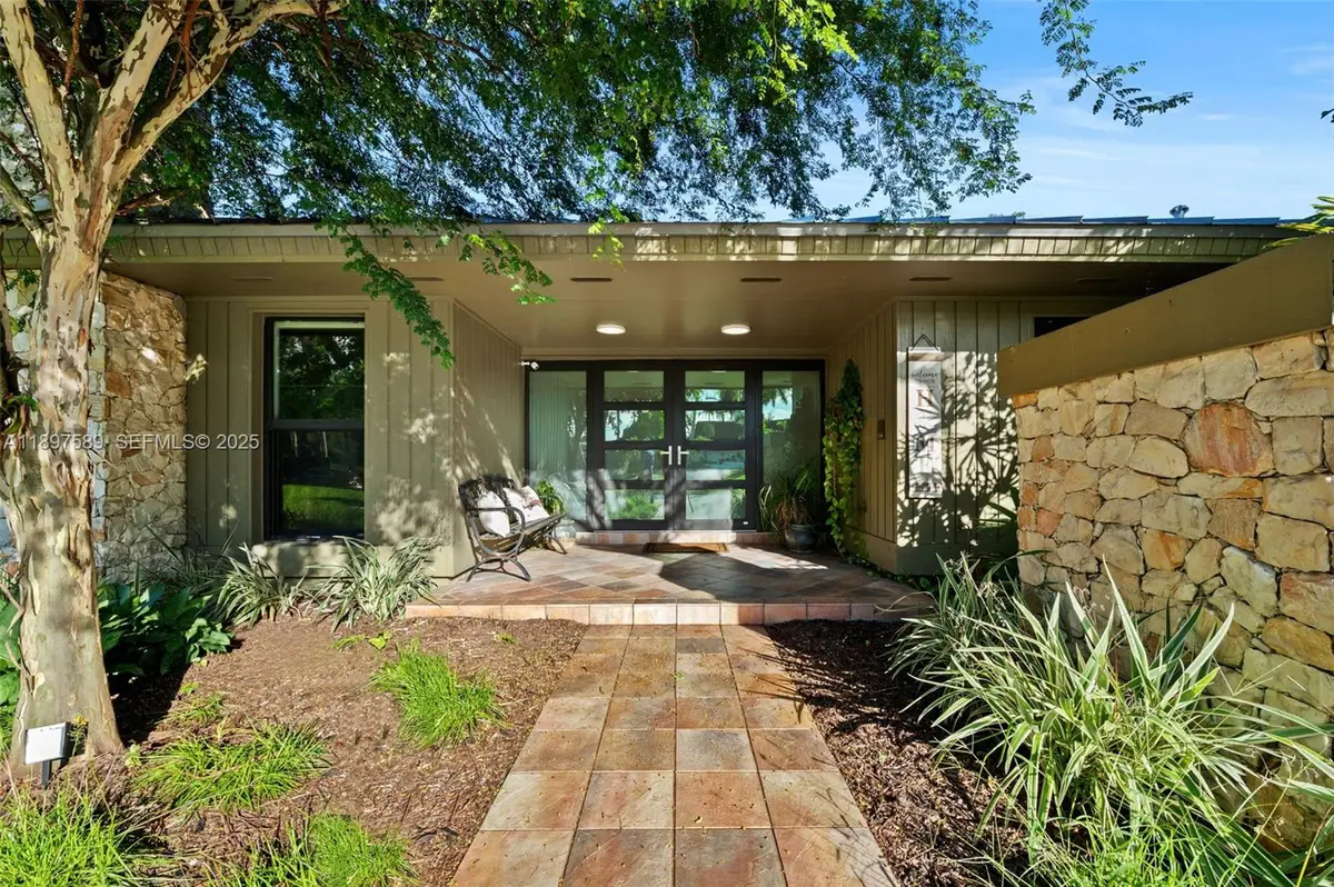 15625 SW 73rd Ct, Palmetto Bay, FL 33157 - Image #1