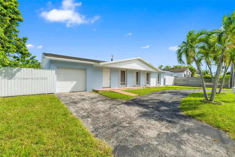 15913 Fairway Heights Blvd, Miami, FL 33157 - Image #2