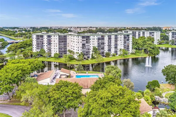 2221 Cypress Island Dr #805, Pompano Beach, FL 33069