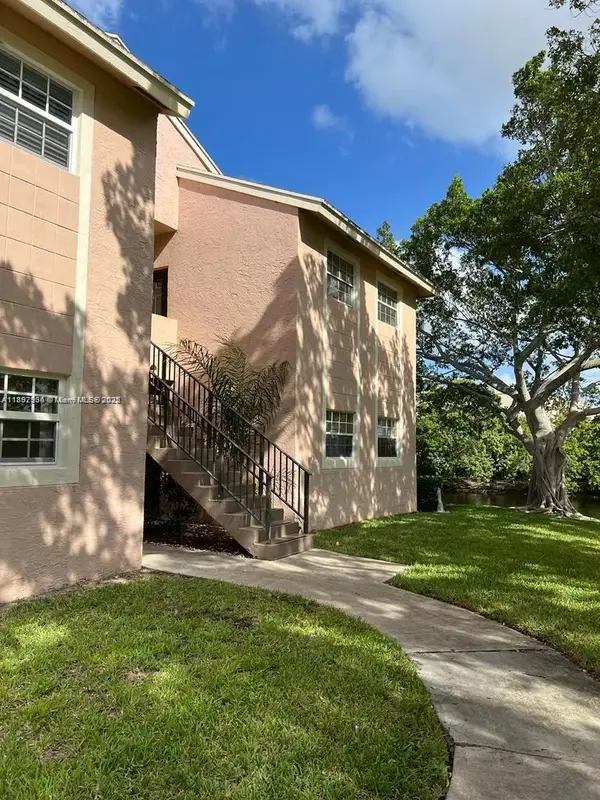 620 Cypress Club Way #I13, Deerfield Beach, FL 33064