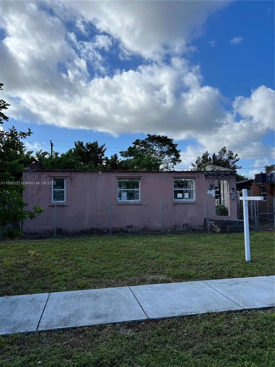 2122 Dewey St, Hollywood, FL 33020 - Image #1